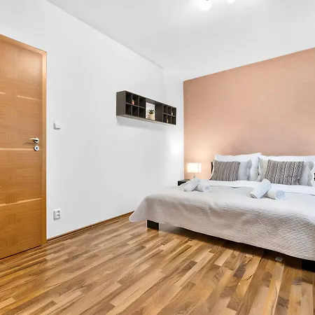 Lejlighed Family In Old Town With Private Parking Bratislava