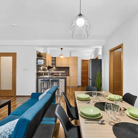 Family In Old Town With Private Parking * Bratislava